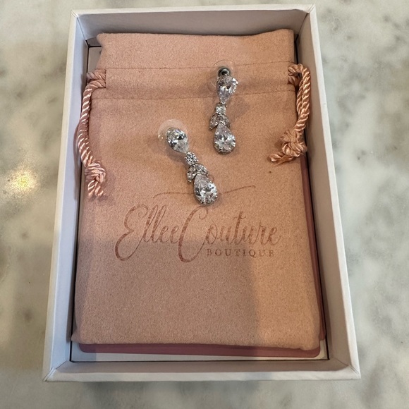 Bridal Earring Set *New in Box* - Picture 9 of 9